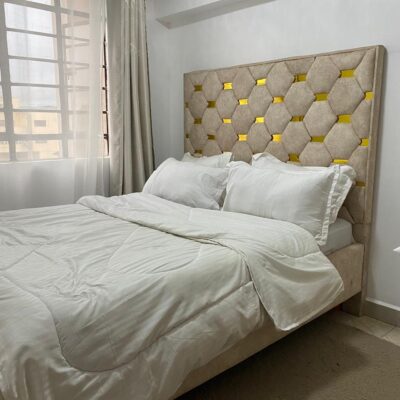 Beautiful 4 by 6 Cream Chester Bed