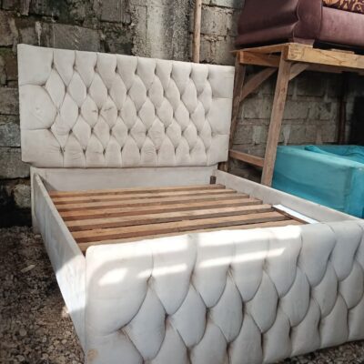 Clean 5 By 6 Cream Chester Bed