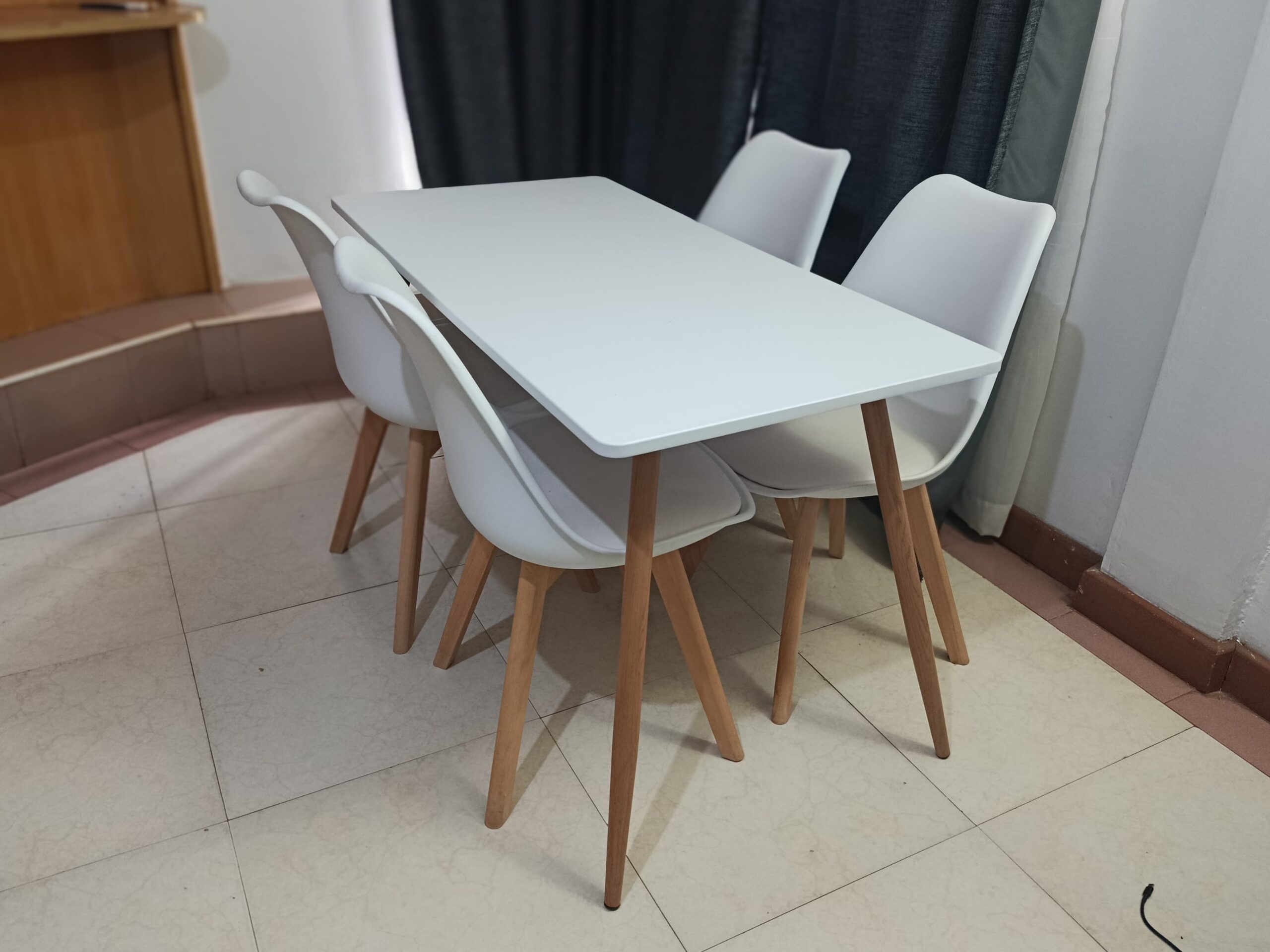Modern 4-Seater Dining Set