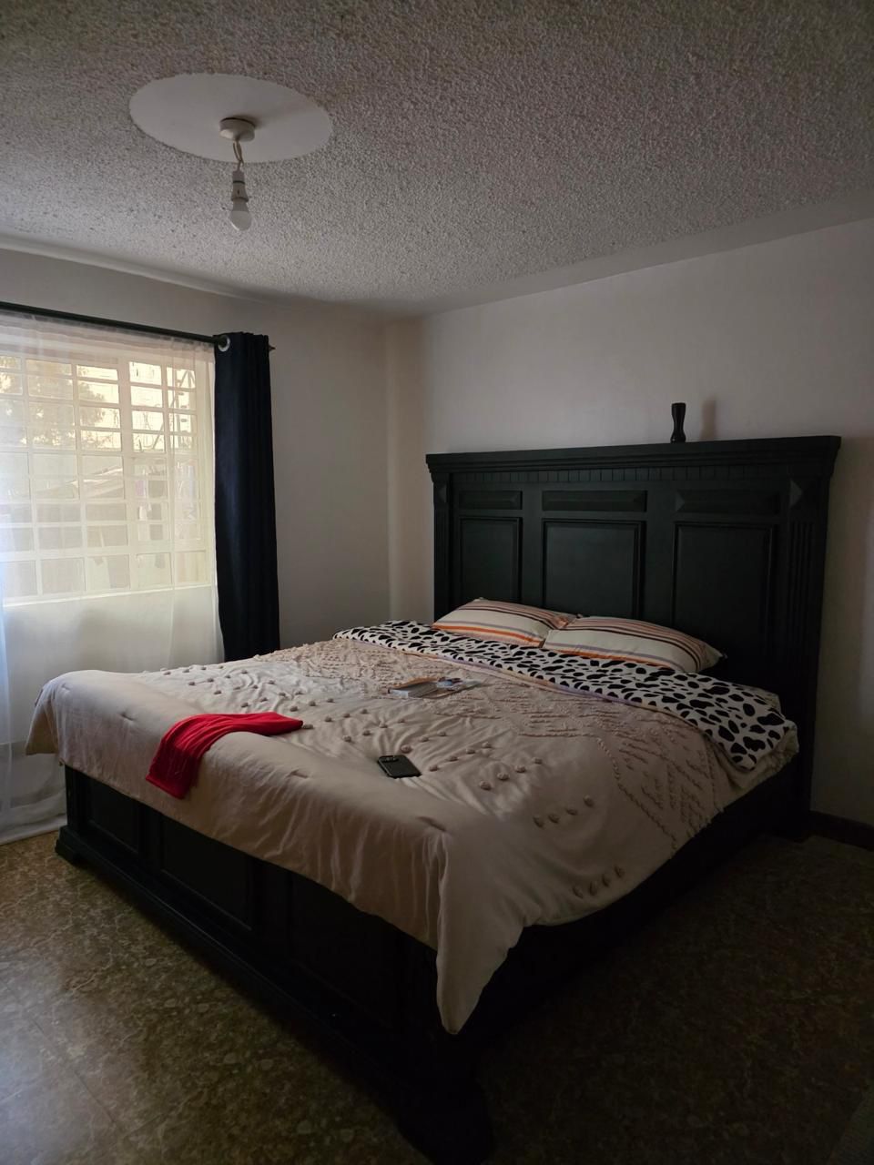 Luxury 6By6 Black Wooden Bed