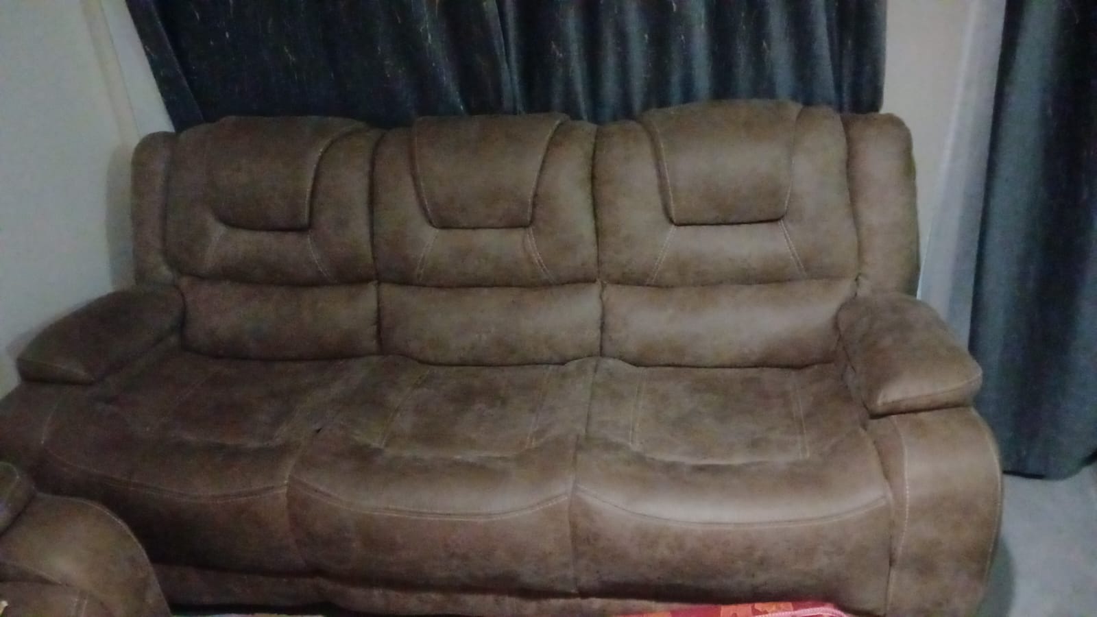 Clean 5 Seater Brown Semi-Recliner sofa 
