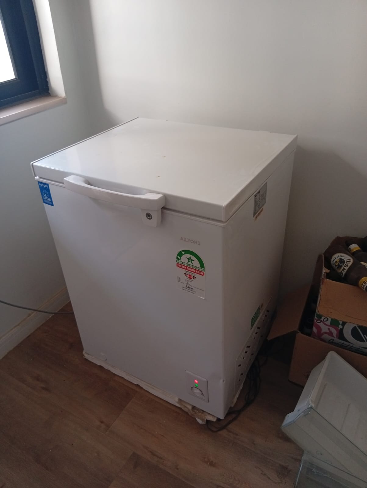 Clean 140l Ailyons Chest Freezer