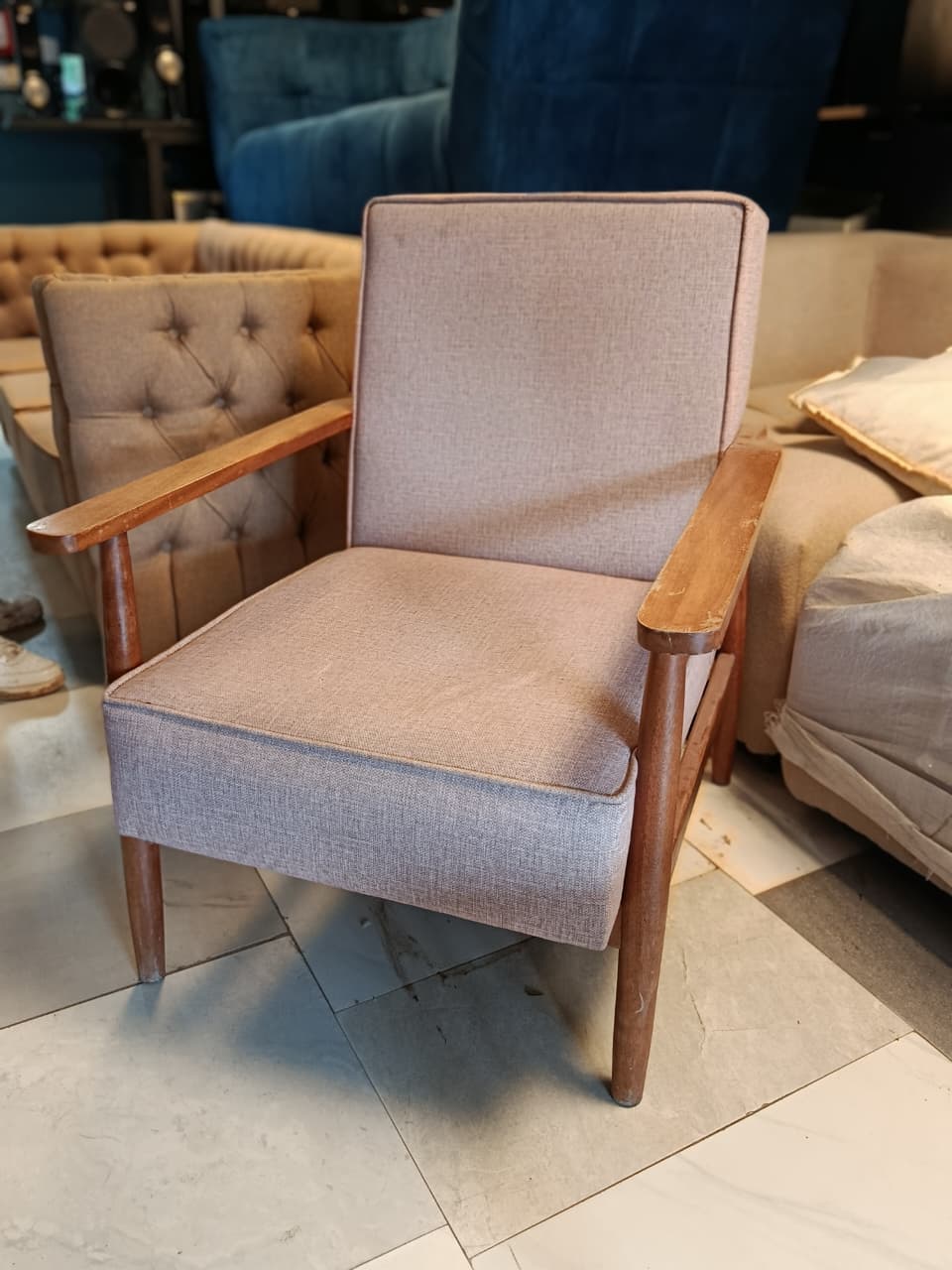 Clean Arm Chair 