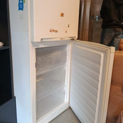 Clean 300l Bauknecht Fridge