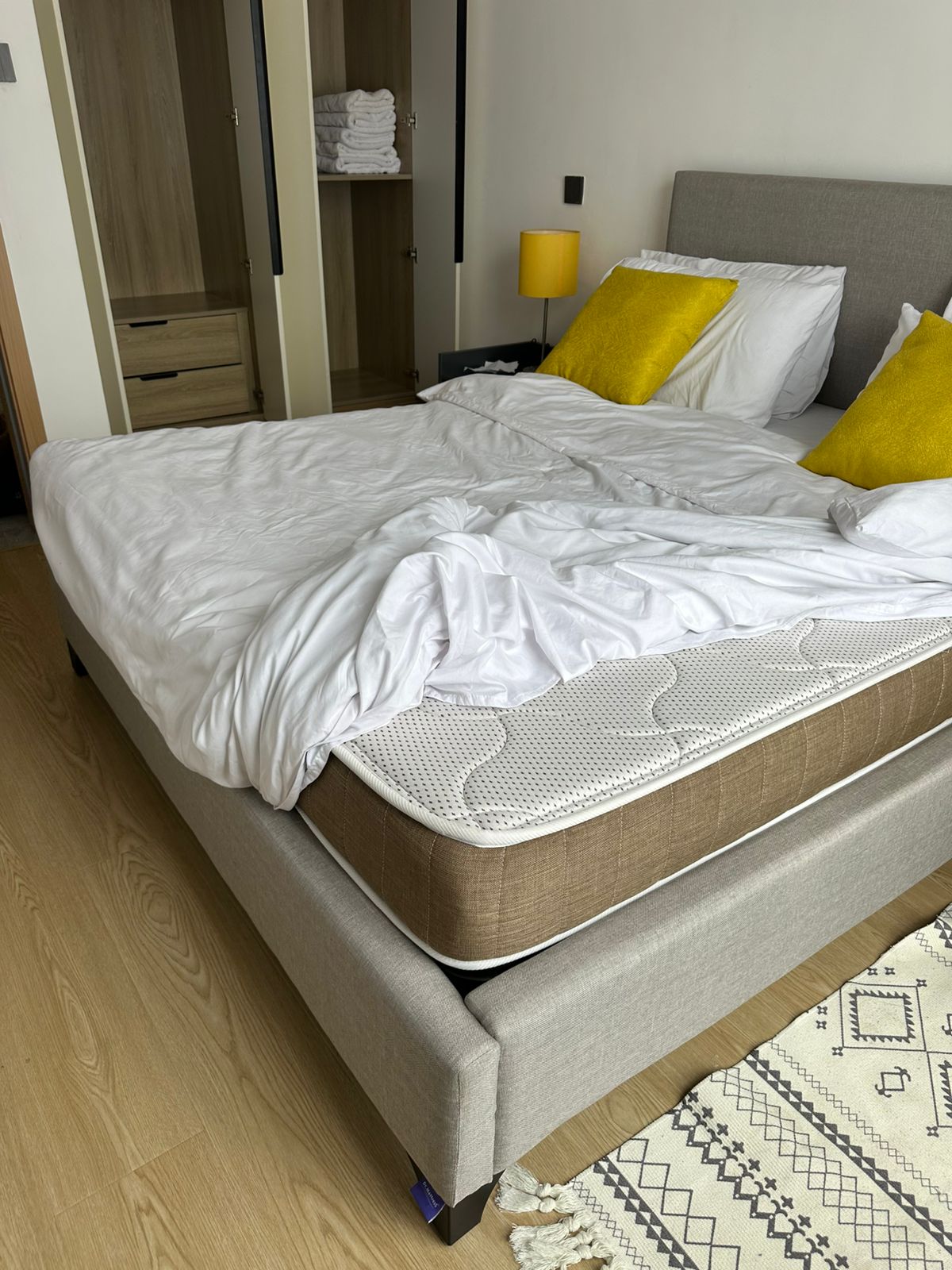 Luxurious King Size Bed And Mattress