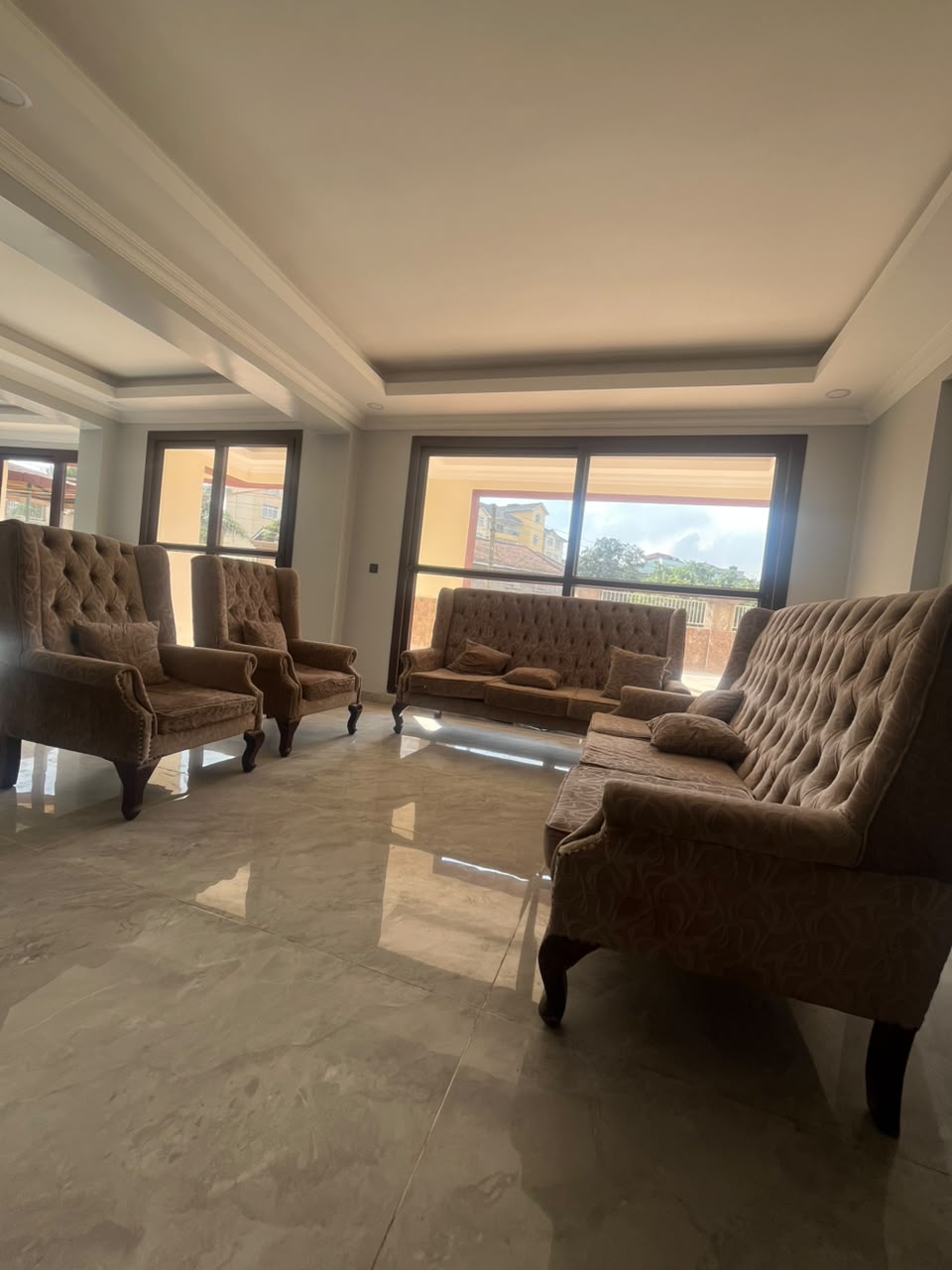 8 SEATER CHESTERFIELD SOFA SET 