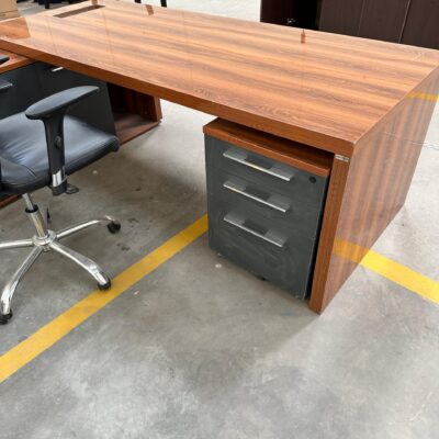 Excecutive L-Shaped Office Desk