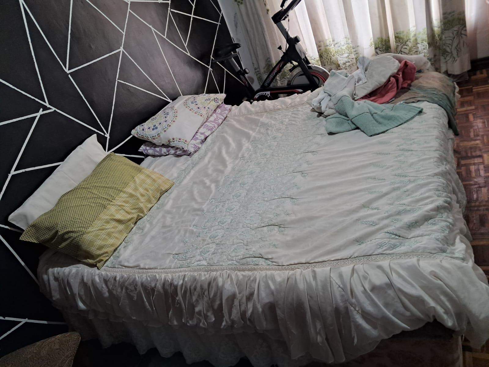 Comfortable 6 by 6 Bed + Mattress