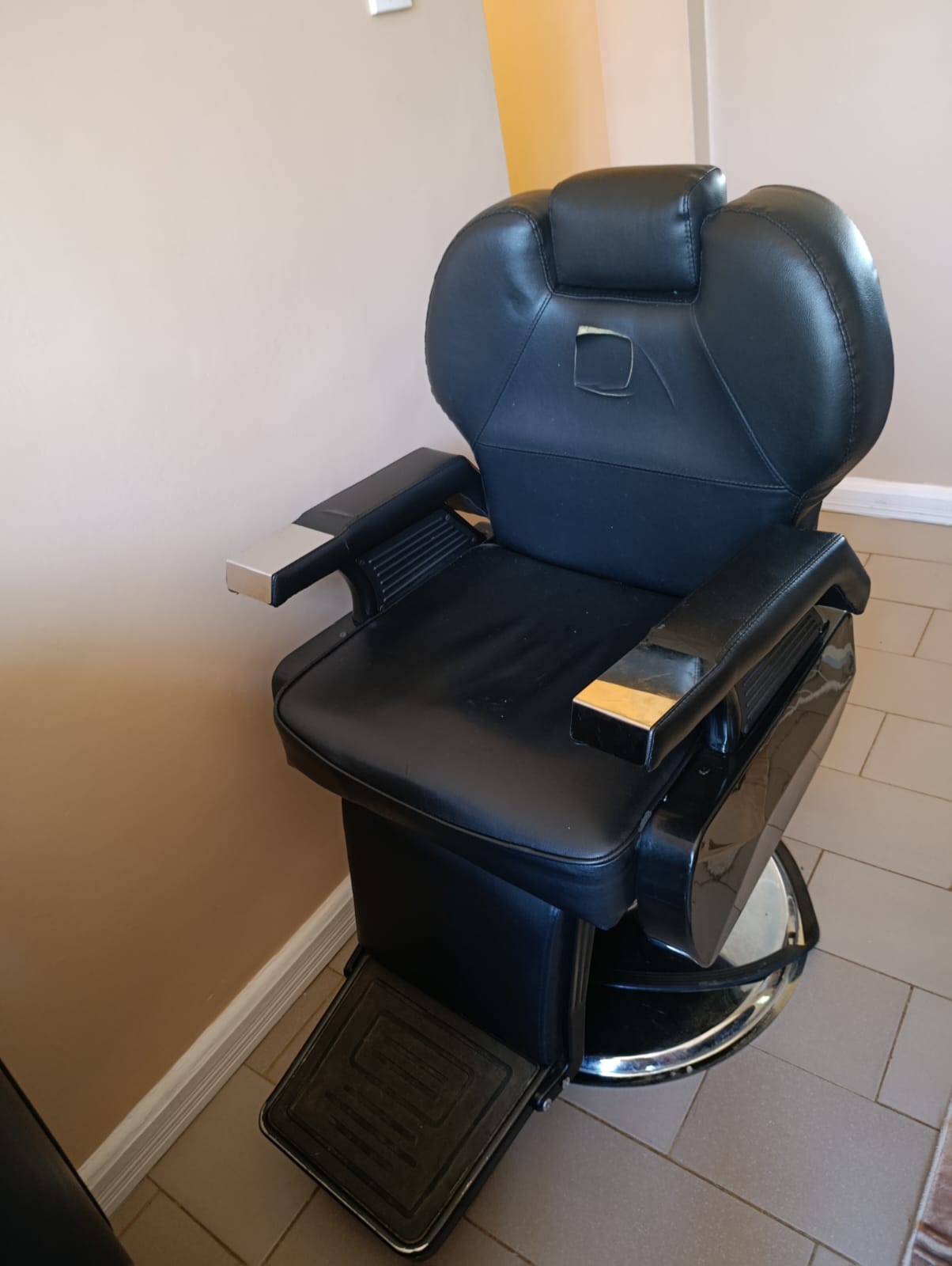 Cool Executive Barber Chair