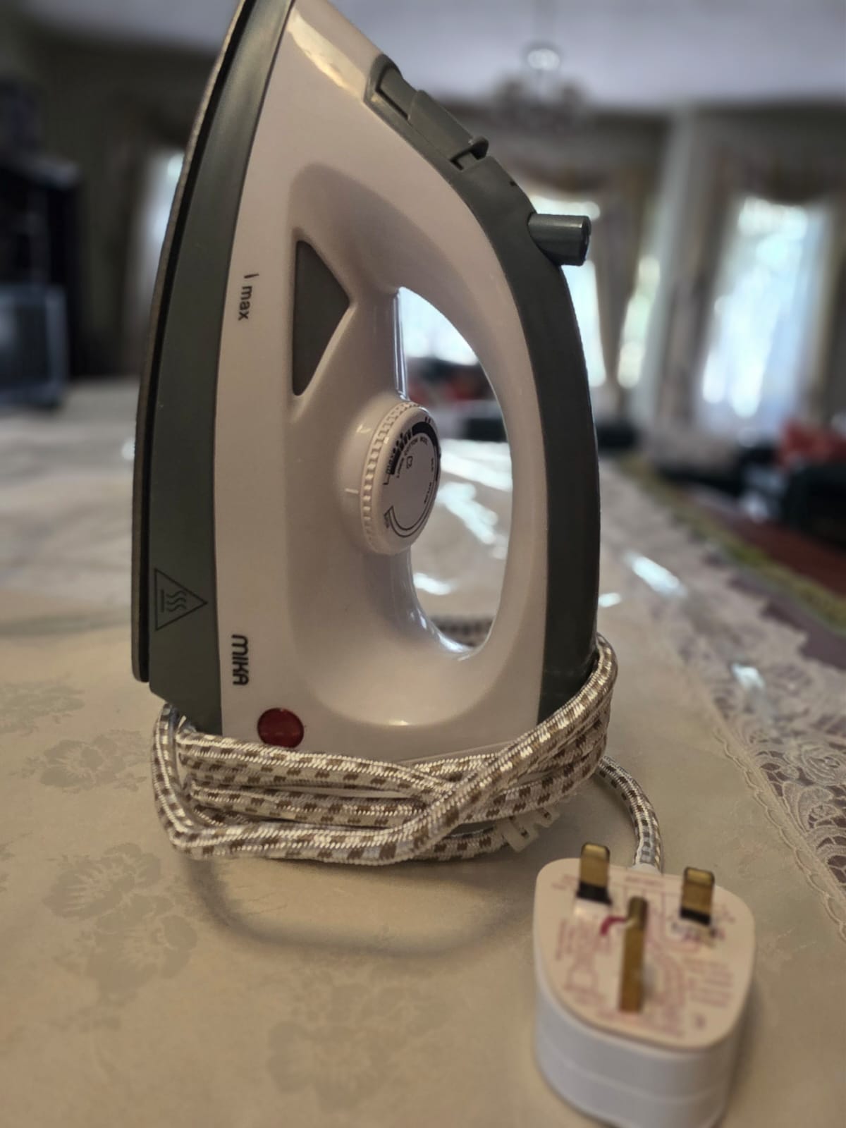 MIKA DRY IRON BOX (MIDR1233C)