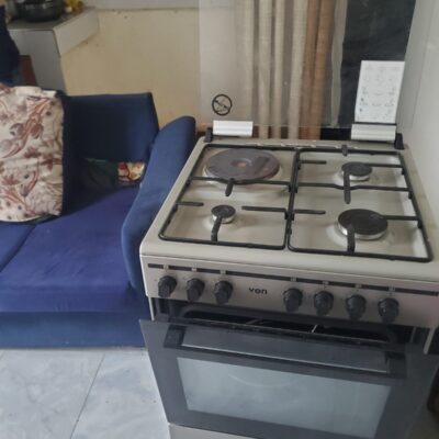 Clean Von 4 Burner + 1 Electric Cooker