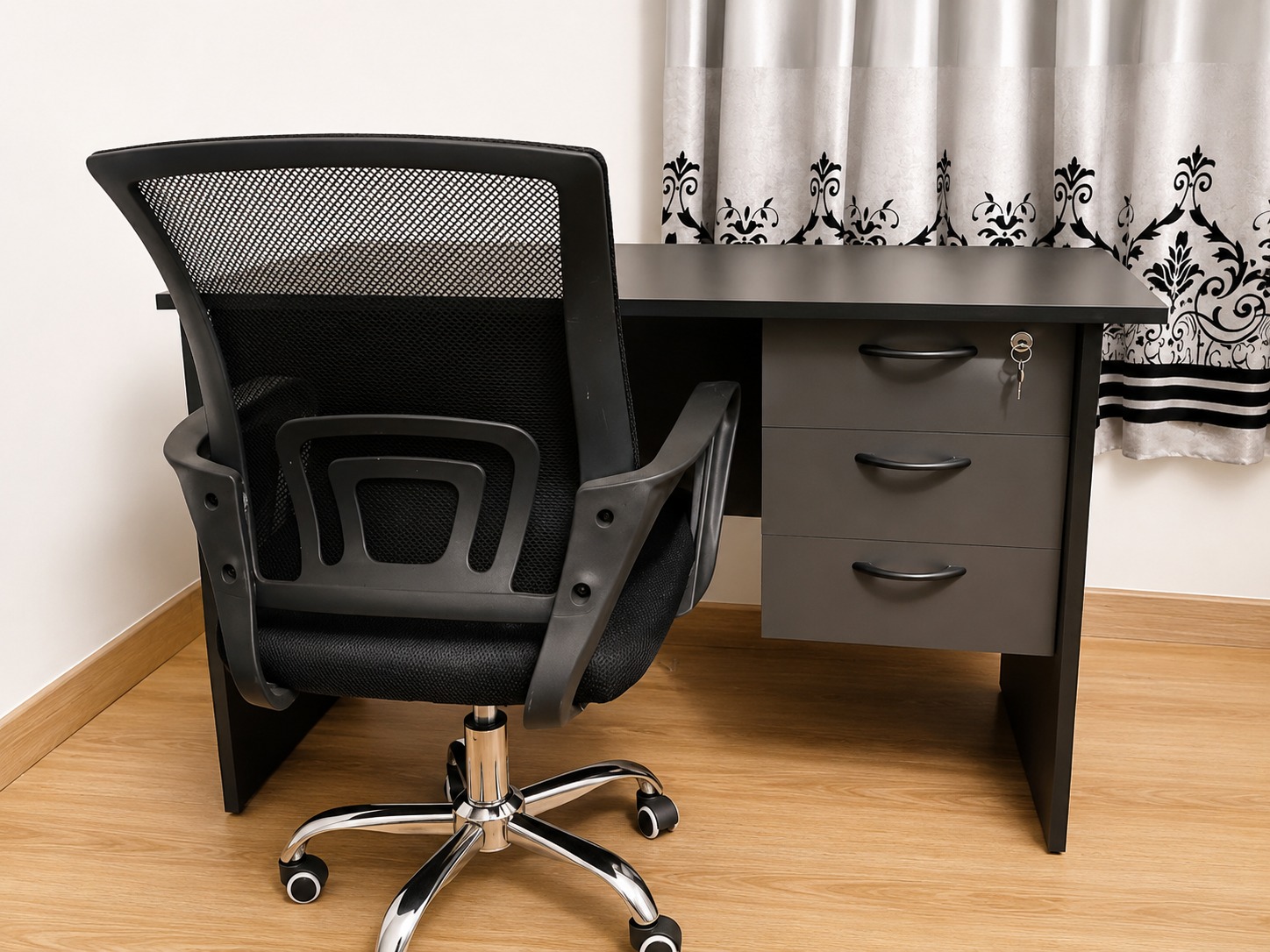 Clean Office table and Office chair 