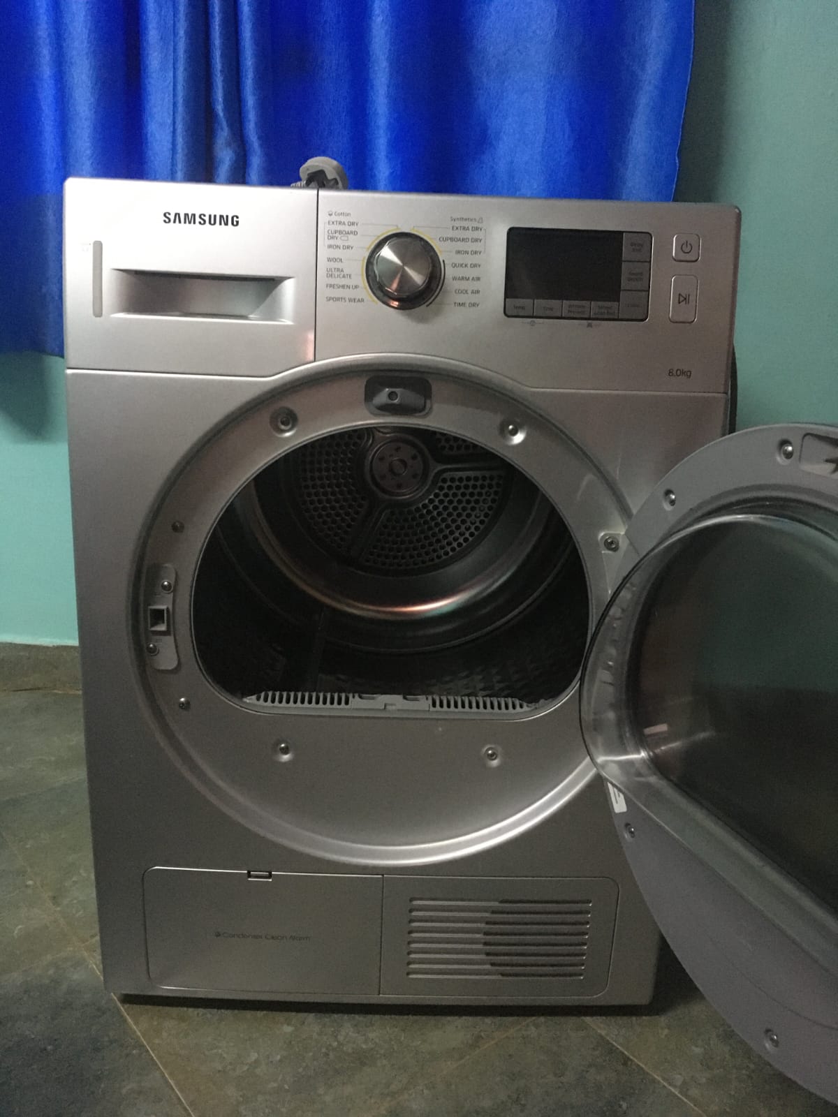 Clean 8Kg Samsung Dryer
