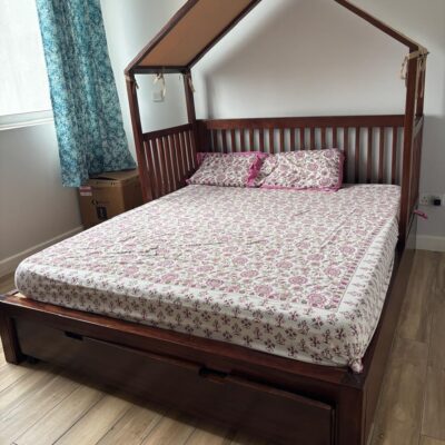 Cool Queen Size Bed
