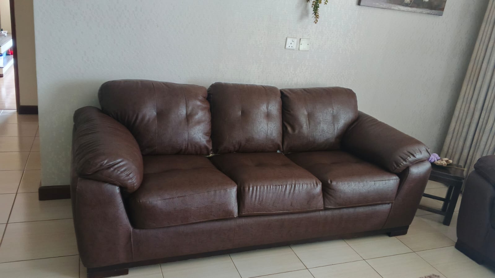 Clean 7-Seater Leather Sofa