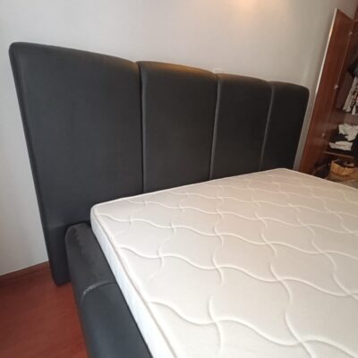 Clean 6x6 King Size Bed Set From Dr. Mattres