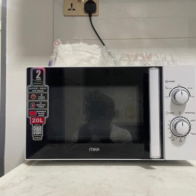 Clean 20L Mika Microwave