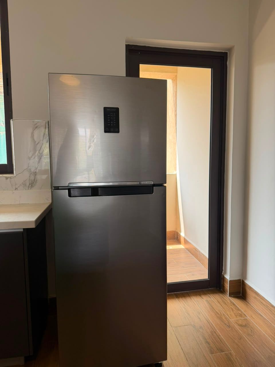 Clean 250L Samsung Fridge with Twin Cooling