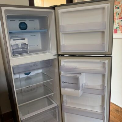 Clean 250L Samsung Fridge with Twin Cooling