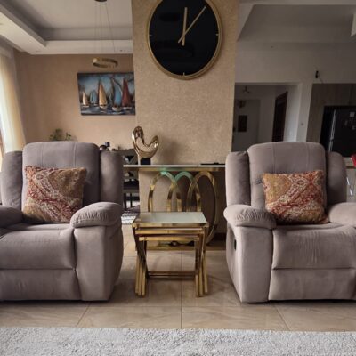 Stunning 2-Seater Recliner