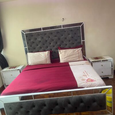 Comfortable 6by6 Chester bed+ Mattress + Dressing Mirror